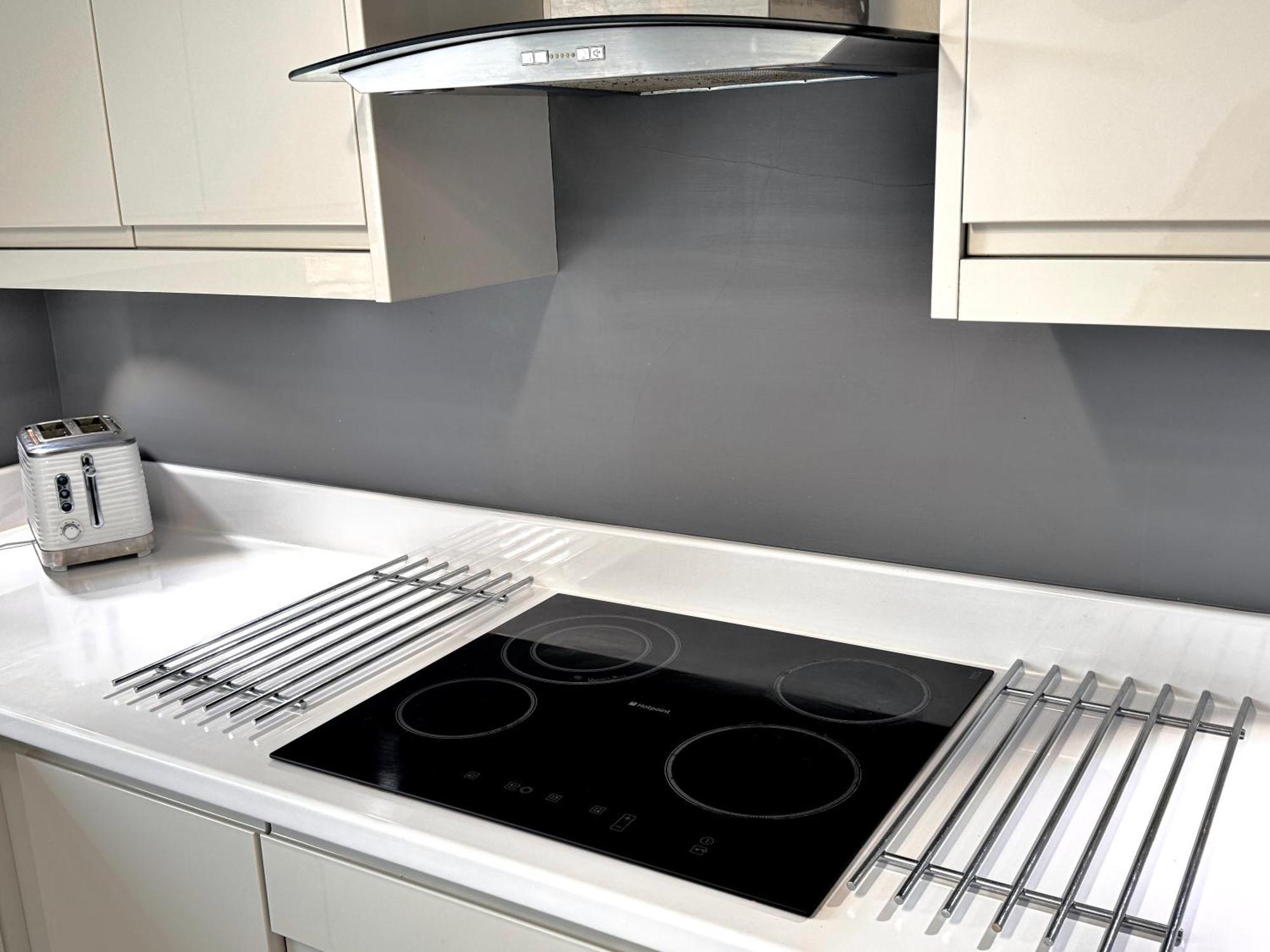 Apartment Victoria With Free Parking Scarborough Exterior foto