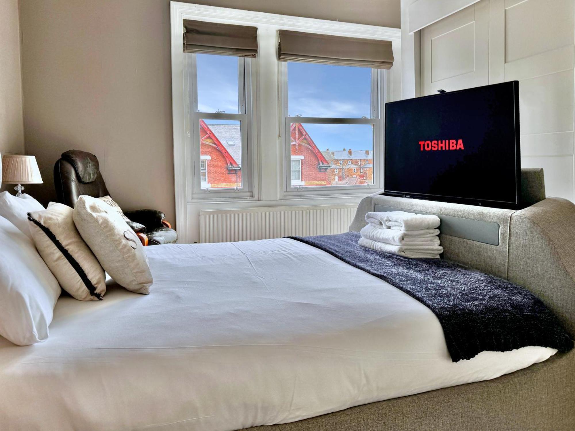 Apartment Victoria With Free Parking Scarborough Exterior foto