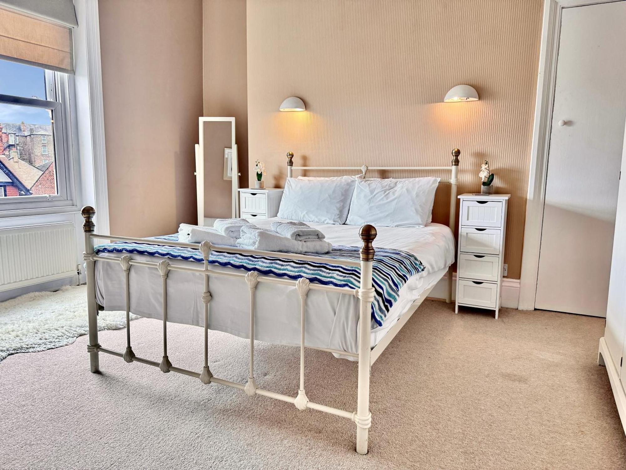 Apartment Victoria With Free Parking Scarborough Exterior foto