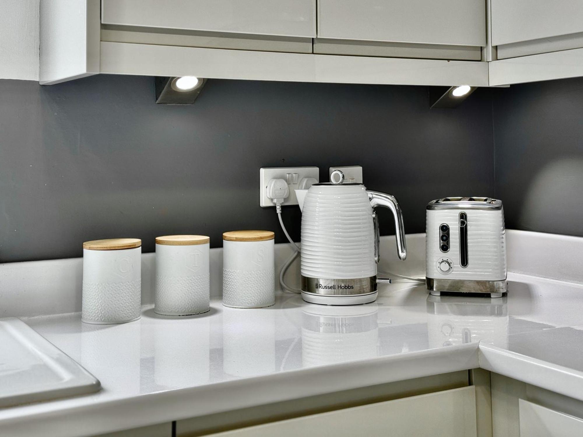 Apartment Victoria With Free Parking Scarborough Exterior foto