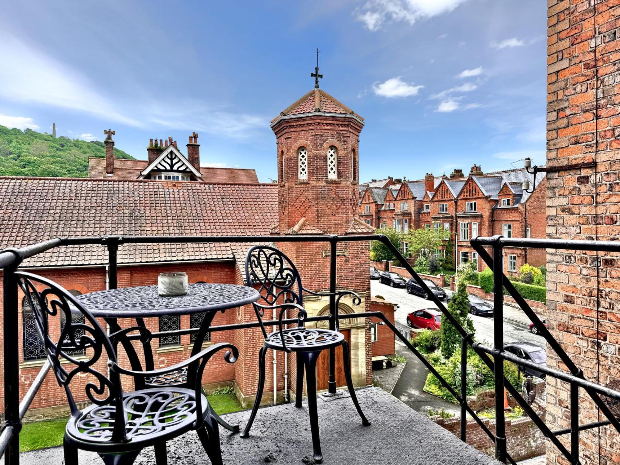 Apartment Victoria With Free Parking Scarborough Exterior foto