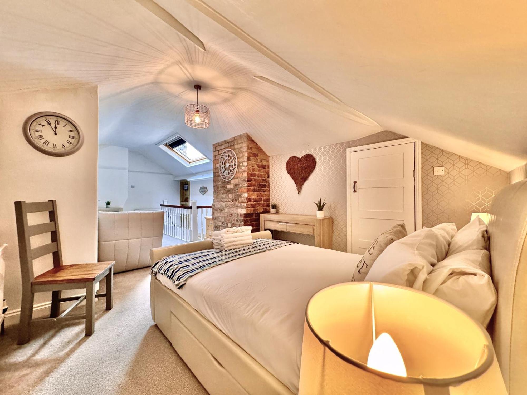Apartment Victoria With Free Parking Scarborough Exterior foto